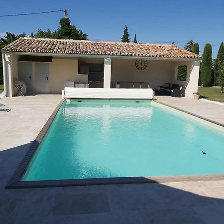 Studio Au Calme Avec Piscine Et Toutes Les Commodites Necessaires Le Thor Exterior foto