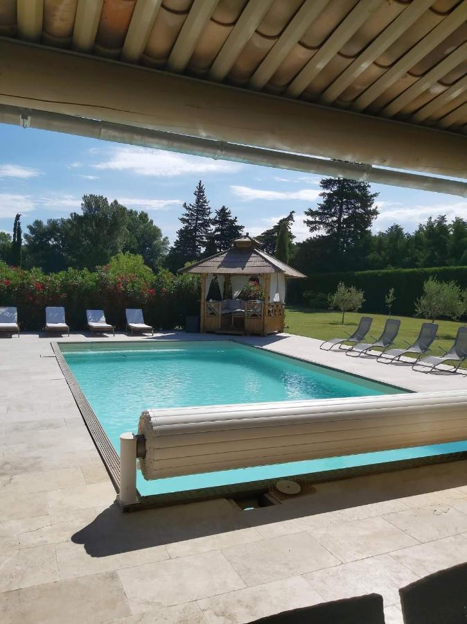 Studio Au Calme Avec Piscine Et Toutes Les Commodites Necessaires Le Thor Exterior foto