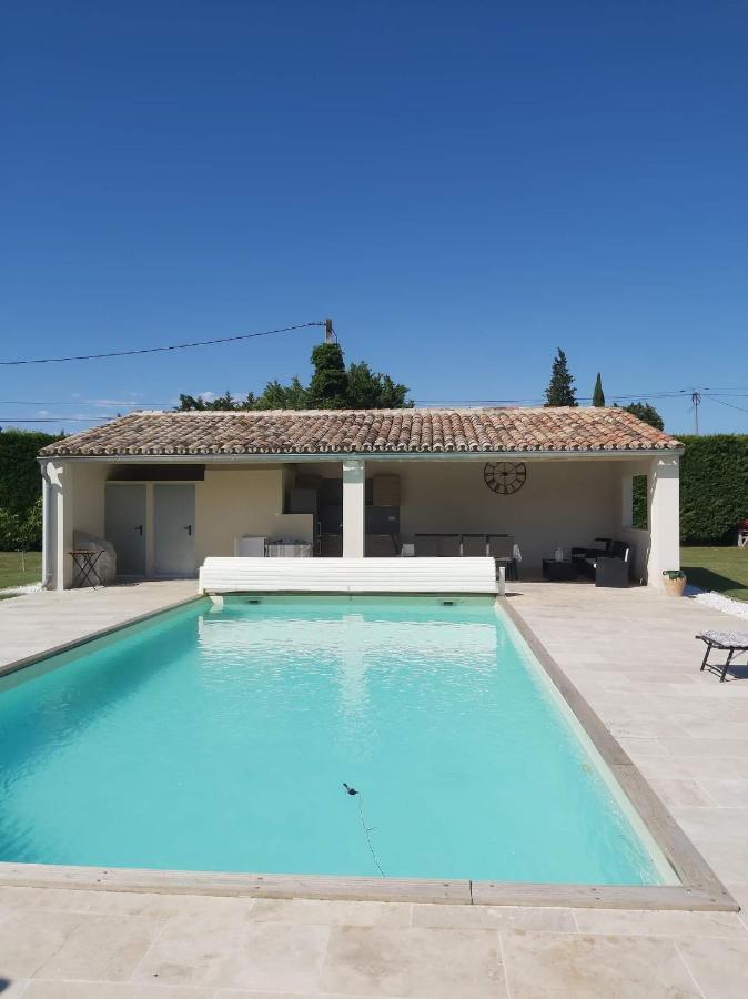 Studio Au Calme Avec Piscine Et Toutes Les Commodites Necessaires Le Thor Exterior foto
